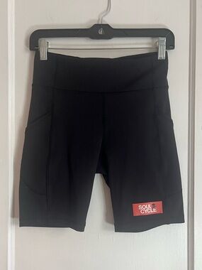 NWOT Lululemon x SoulCycle Invigorate High Rise Short 8"